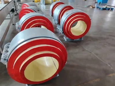 Kriogena podpora za cevi z različno barvno identifikacijo